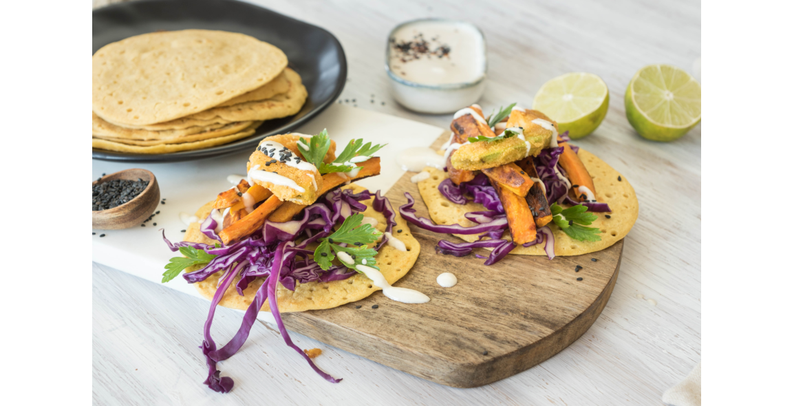 Tacos arc-en-ciel à la farine de pois chiche et tahin