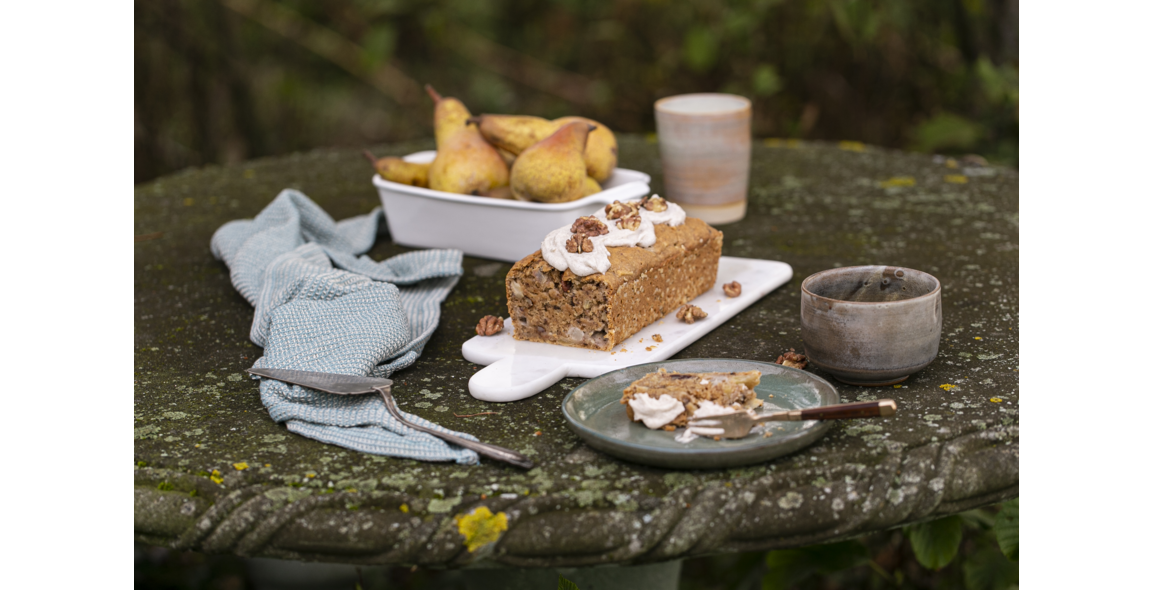 Cake aux poires, noix et flocons d'avoine