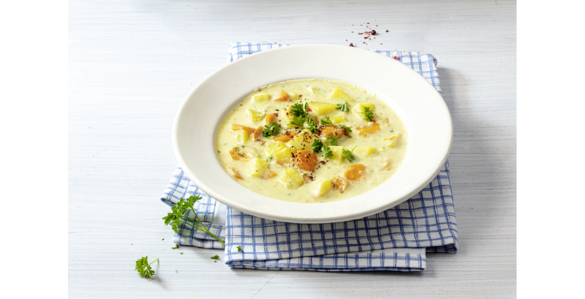 Soupe de pommes de terre à la purée d‘amande