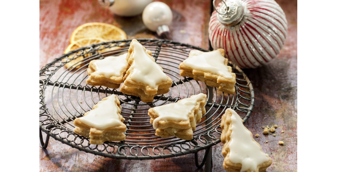 Biscuits de Noël à la pâte d'amande et à l'orange